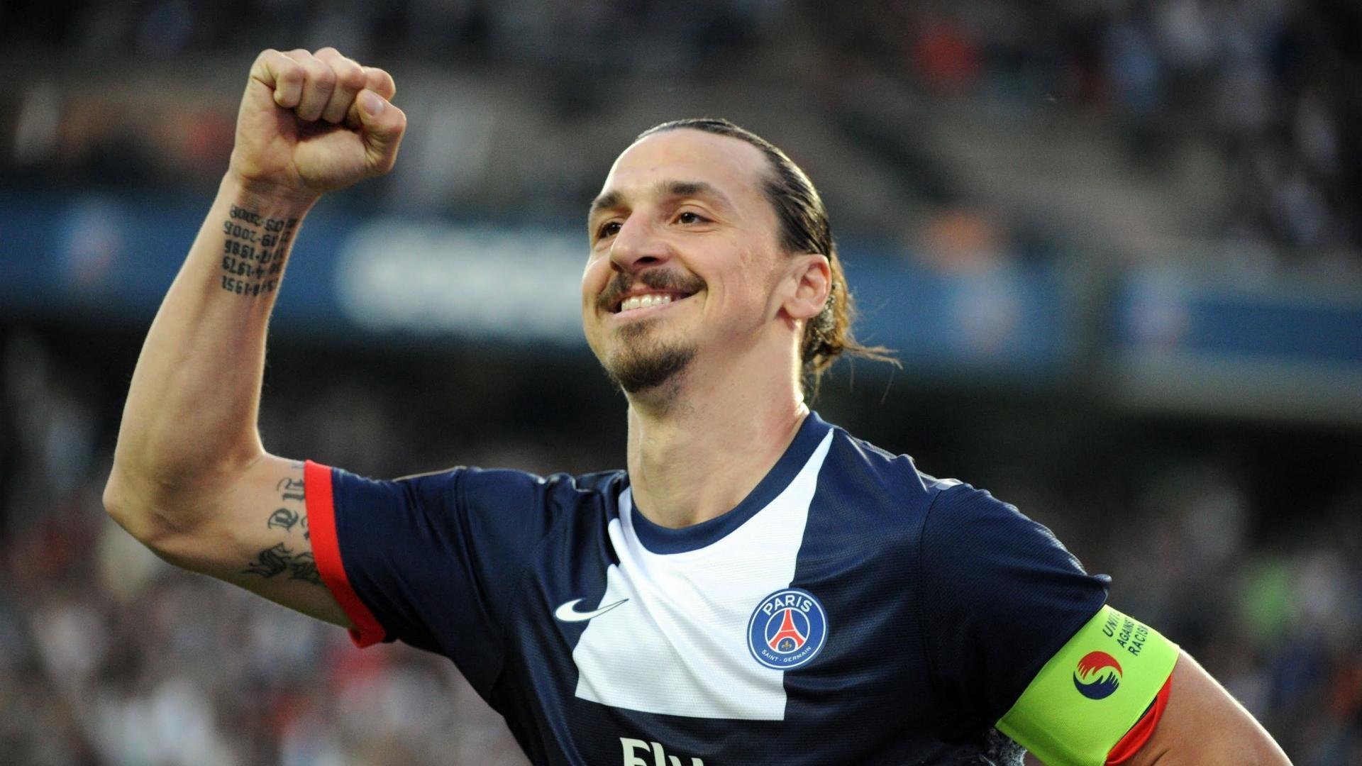 kaiyun-姆巴佩重返赛场，晋级下一阶段首场状态出色，曼联观众沸腾！观众掌声雷动